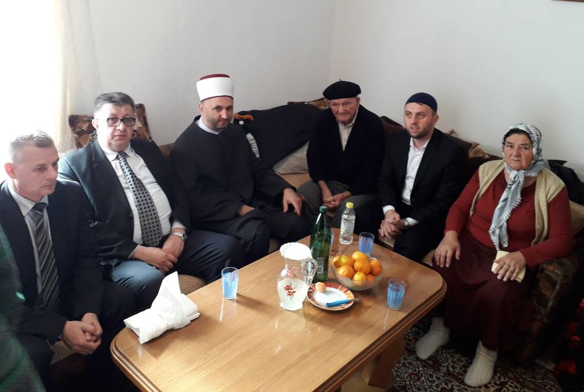 Delegacija Muftijstva sarajevskog posjetila porodicu sarajevskog policajca Adisa Šehovića