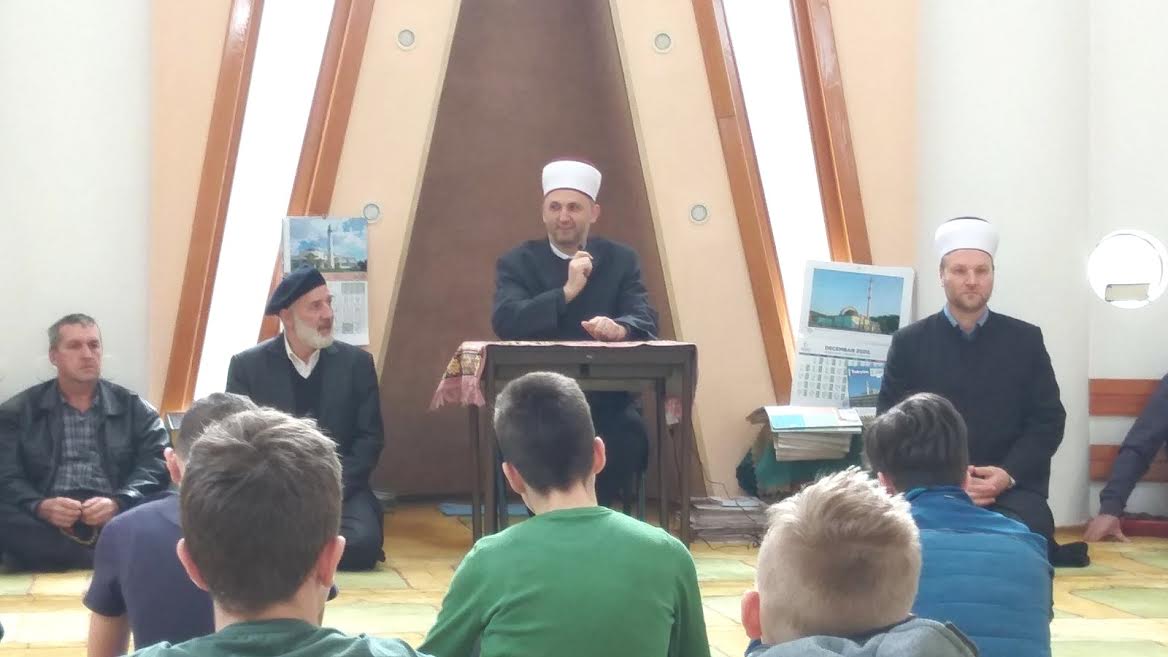Dr. Abdulgafar Velić u radnoj posjeti džematu Čaršijske džamije u Kaknju