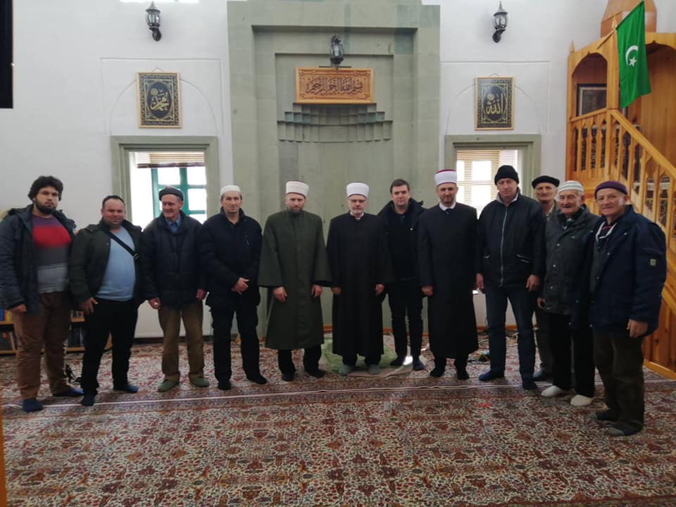 Muftija sarajevski posjetio Knežinu i klanjao džuma-namaz u Selimiji džamiji