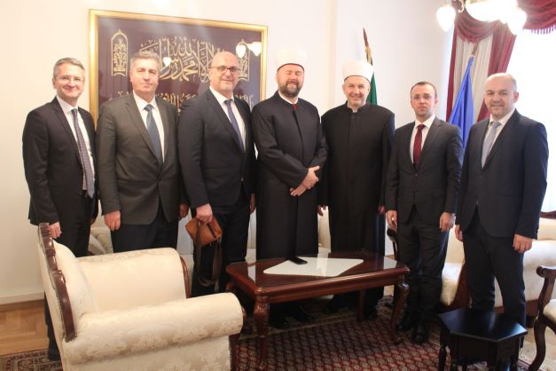 Muftiju sarajevskog dr. Nedžada Grabusa posjetila delegacija Muftijstva zeničkog