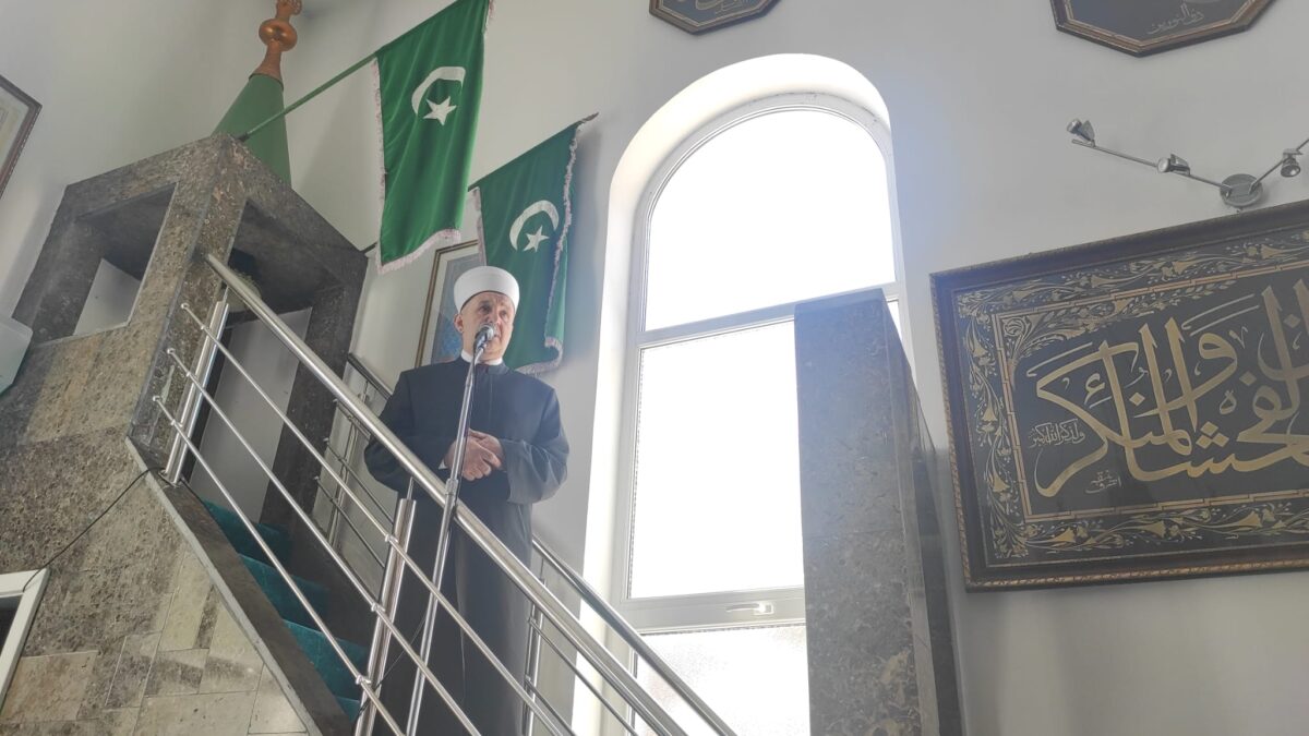 Muftija Grabus održao hutbu u džamiji u Varešu