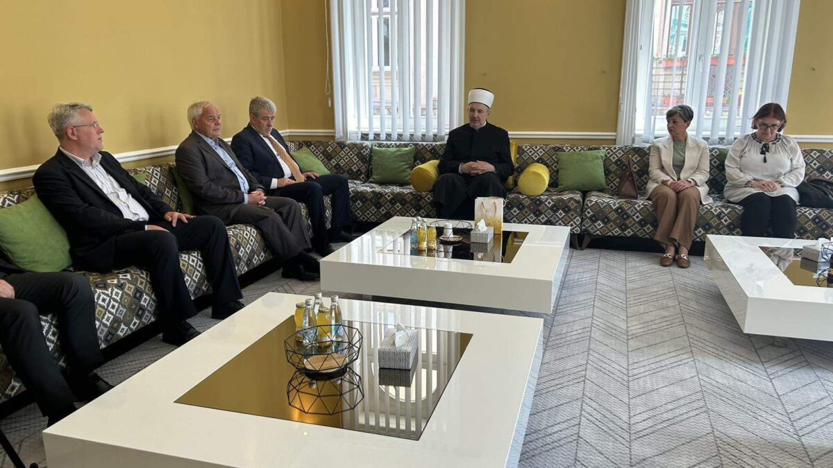 Delegacija projekta “Pod nebom vedre vjere – Islam i Evropa u iskustvu Bosne” posjetila Muftijstvo sarajevsko