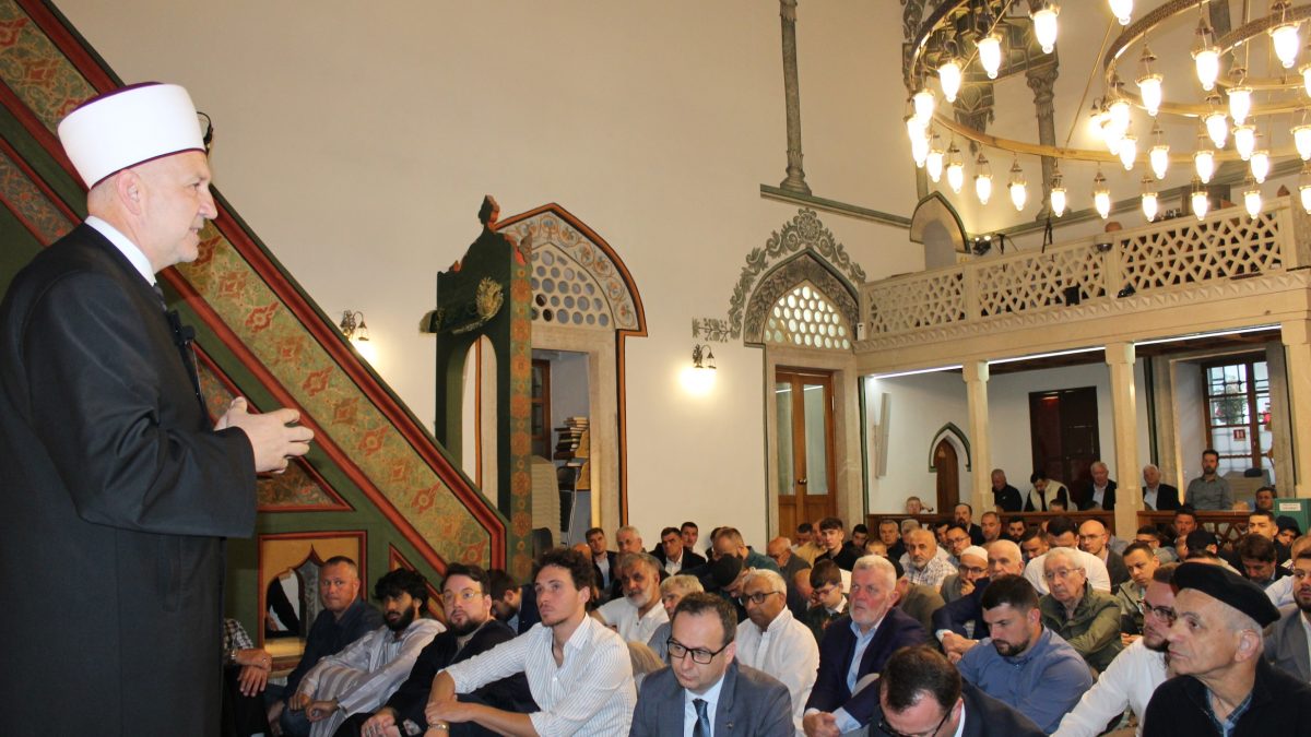 Centralna bajramska svečanost Muftijstva sarajevskog: Duhovna snaga zajedništva u Sultan Fatihovoj – Carevoj džamiji