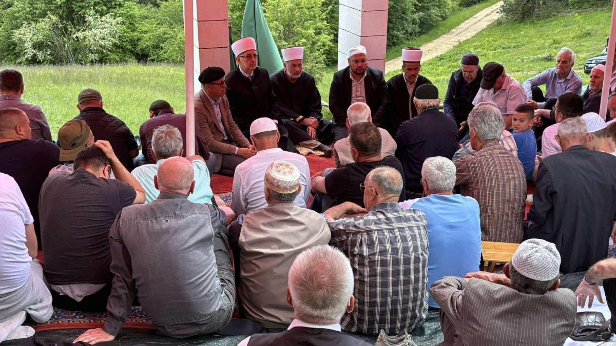 Duhovno sjećanje i osmansko naslijeđe: Tradicionalni program dove i zikra kod Sokoca okupio istaknute vjerske autoritete