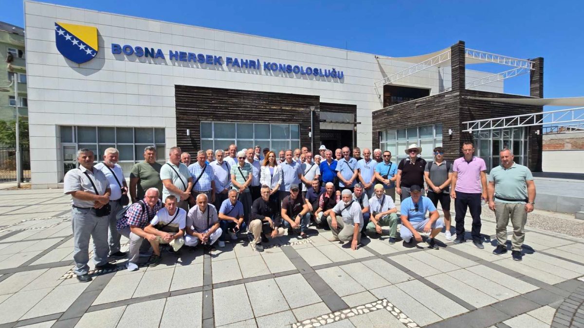 Povratak učesnika edukativno-rekreativne ekskurzije Medžlisa Islamske zajednice Kakanj u rodni grad