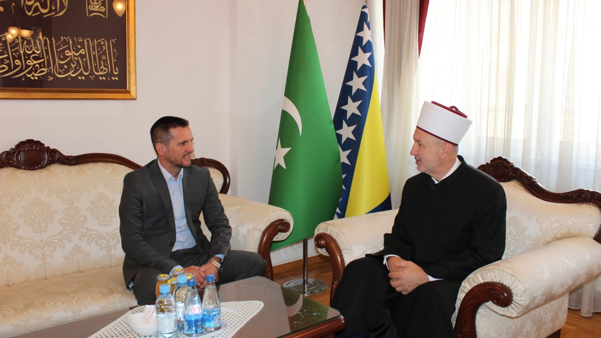 Direktor Medrese “Osman-ef. Redžović” posjetio muftiju sarajevskog prof. dr. Nedžada Grabusa