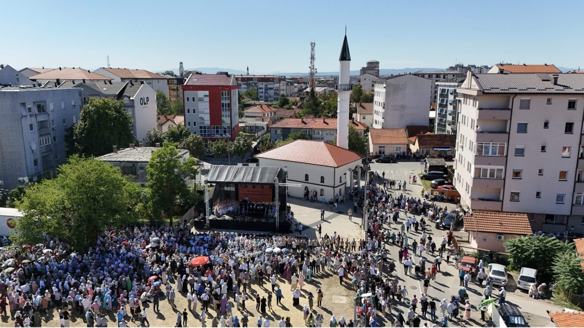 Bijeljina: Otvorenje džamije Ahmed-bega Salihbegovića okupilo hiljade vjernika