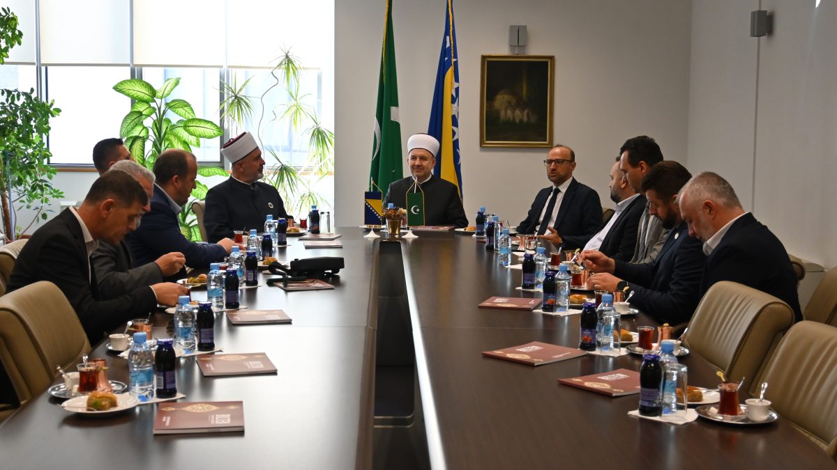 Muftija Grabus se susreo sa muftijom Adilovićem i glavnim imamima Muftijstva travničkog