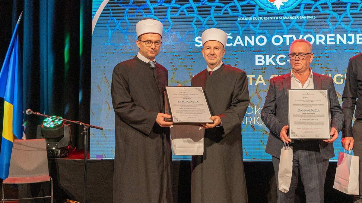 Muftija Grabus na svečanom otvorenju džamije i Bosanskog kulturnog centra u Stavangeru (Norveška)