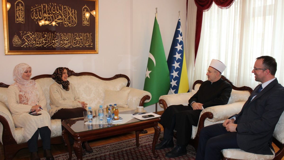 Muftija Grabus razgovarao s predsjednicom Udruženja „Nahla“ Sehijom Dedović