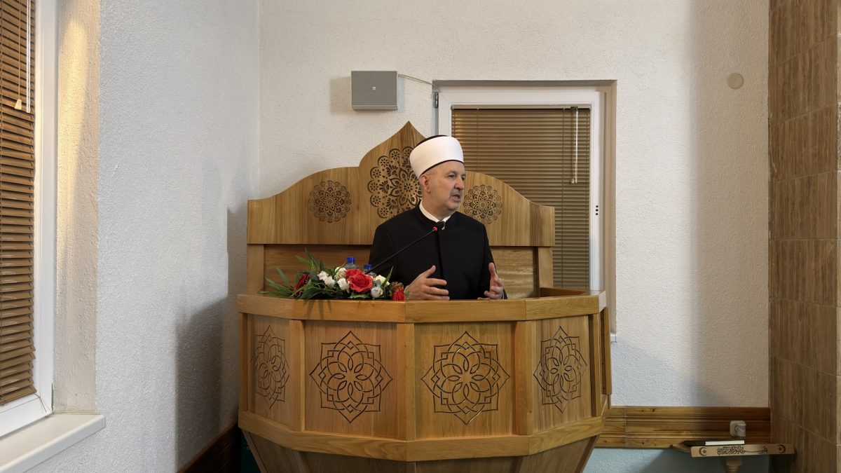Muftija Grabus predavač na ćurs-tribini u džematu Kutanja
