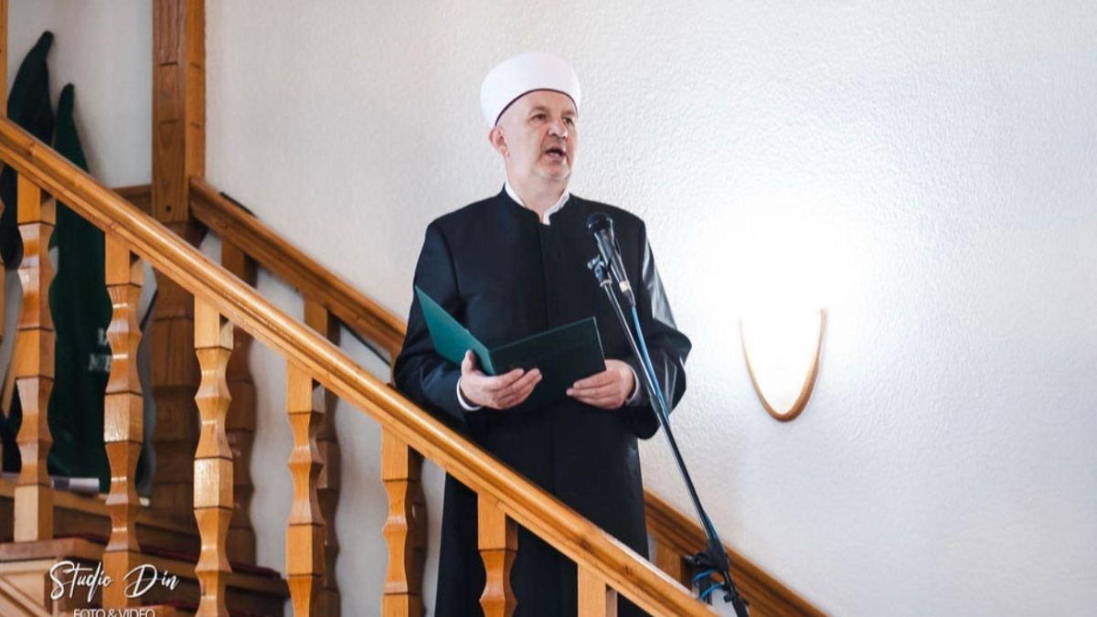 Muftija Grabus kazivao hutbu u Čaršijskoj džamiji u Prijedoru