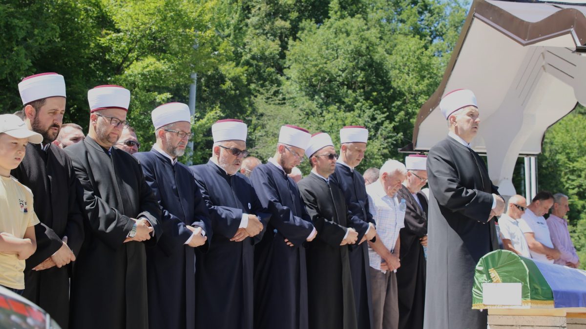 Dženaza u Tihovićima i podsjetnik na zločin nad bošnjačkim civilima